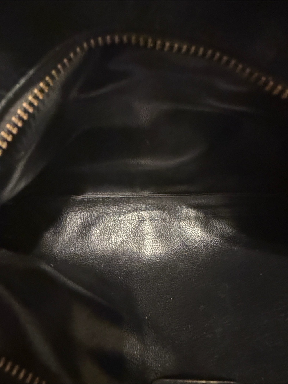 Vintage Anne Klein Black Leather Clutch Envelope Pouch Goldtone pull Chic Y2K - Picture 10 of 15